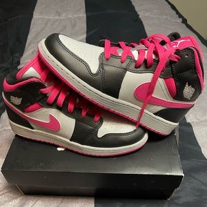 Gently worn air jordan 1. Size 6.5